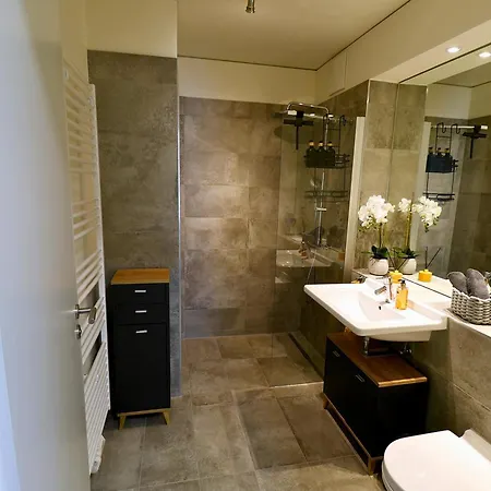 Apartment Relaxrefugium Luxus - Kueche, Arbeitsplaetze, Stellplatz & Komfort Fuer Bis 6 Gaeste Koenigs Wusterhausen