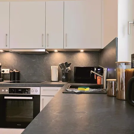 Apartment Relaxrefugium Luxus - Kueche, Arbeitsplaetze, Stellplatz & Komfort Fuer Bis 6 Gaeste