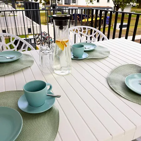 Relaxrefugium Luxus - Kueche, Arbeitsplaetze, Stellplatz & Komfort Fuer Bis 6 Gaeste Koenigs Wusterhausen