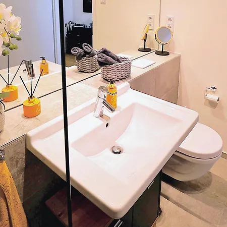 Relaxrefugium Luxus - Kueche, Arbeitsplaetze, Stellplatz & Komfort Fuer Bis 6 Gaeste *