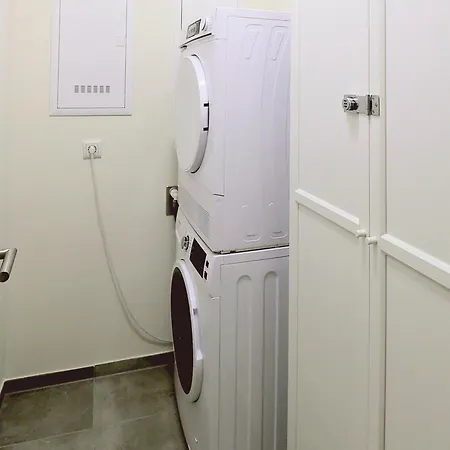 Apartment Relaxrefugium Luxus - Kueche, Arbeitsplaetze, Stellplatz & Komfort Fuer Bis 6 Gaeste Koenigs Wusterhausen