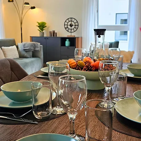 Relaxrefugium Luxus - Kueche, Arbeitsplaetze, Stellplatz & Komfort Fuer Bis 6 Gaeste