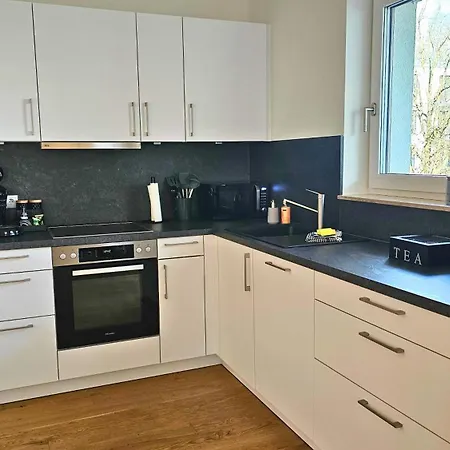 Relaxrefugium Luxus - Kueche, Arbeitsplaetze, Stellplatz & Komfort Fuer Bis 6 Gaeste * Koenigs Wusterhausen