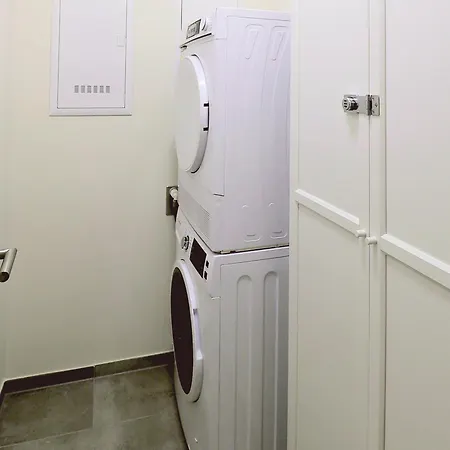 Relaxrefugium Luxus - Kueche, Arbeitsplaetze, Stellplatz & Komfort Fuer Bis 6 Gaeste Apartment