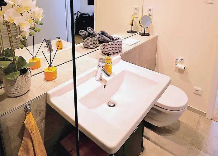 Relaxrefugium Luxus - Kueche, Arbeitsplaetze, Stellplatz & Komfort Fuer Bis 6 Gaeste *